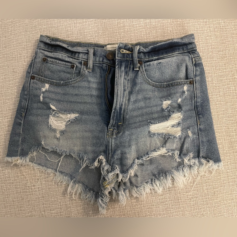 Abercrombie & Fitch The Boyfriend Shorts High Rise-  Size 26/2